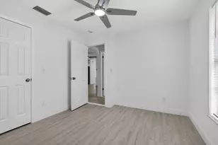 129 Bilbao St, Royal Palm Beach, FL 33411 - Photo 23