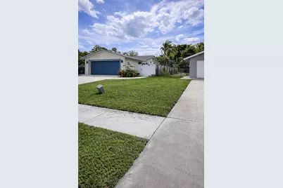 129 Bilbao Street, Royal Palm Beach, FL 33411 - Photo 7
