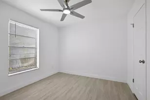 129 Bilbao St, Royal Palm Beach, FL 33411 - Photo 27