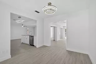 129 Bilbao St, Royal Palm Beach, FL 33411 - Photo 13