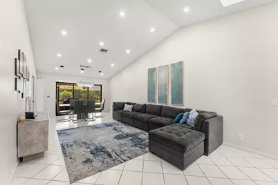 7587 Solimar Circle, Boca Raton, FL 33433 - Photo 9