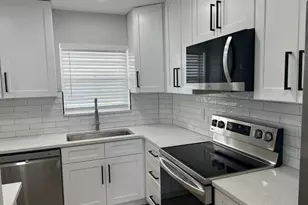 18081 SE Country Club Dr, Jupiter, FL 33469 - Photo 5