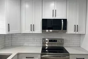 18081 SE Country Club Dr, Jupiter, FL 33469 - Photo 7