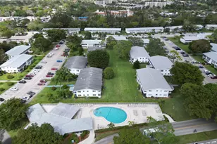 390 Durham M Circle, Deerfield Beach, FL 33442 - Photo 9