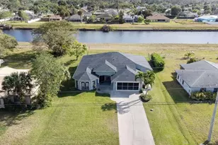 1074 SW Sultan Dr, Port Saint Lucie, FL 34953 - Photo 3