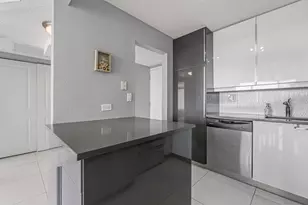 1830 Embassy Dr, West Palm Beach, FL 33401 - Photo 9