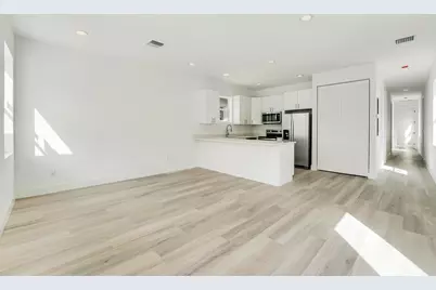 2653 Hiawatha Avenue, West Palm Beach, FL 33409 - Photo 3