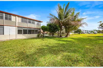 35 Sussex B, West Palm Beach, FL 33417 - Photo 9