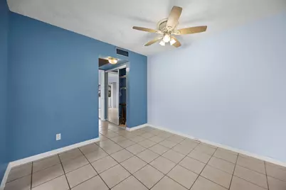 35 Sussex B, West Palm Beach, FL 33417 - Photo 5