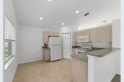 220 SW Lake Forest Way, Port Saint Lucie, FL 34986 - Photo 9