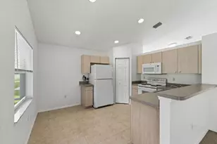 220 SW Lake Forest Way, Port Saint Lucie, FL 34986 - Photo 9