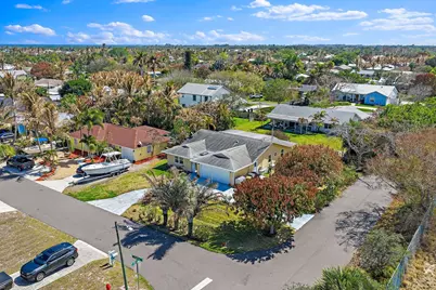 7954 SE Carlton Street E, Hobe Sound, FL 33455 - Photo 5