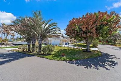 7954 SE Carlton Street E, Hobe Sound, FL 33455 - Photo 3