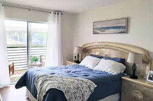 2562 N Garden Dr, Lake Worth, FL 33461 - Photo 1