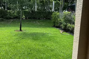 9555 Phipps Ln, Wellington, FL 33414 - Photo 25