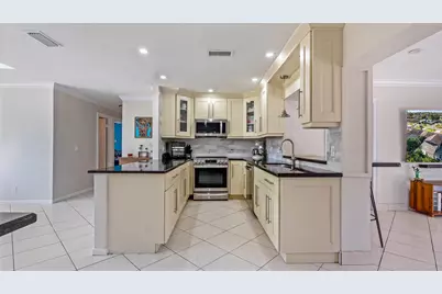 9249 Affirmed Lane, Boca Raton, FL 33496 - Photo 5