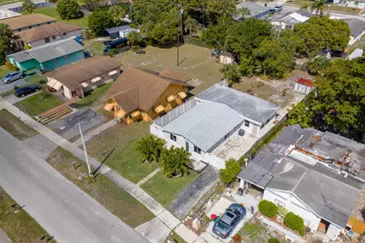 253 SW 2nd Court, Deerfield Beach, FL 33441 - Photo 3