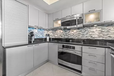 2650 Lake Shore Drive #302, Riviera Beach, FL 33404 - Photo 9