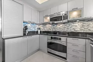 2650 Lake Shore Dr, Riviera Beach, FL 33404 - Photo 9