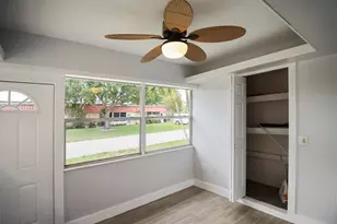 714 Nantucket Cir, Lake Worth, FL 33467 - Photo 5