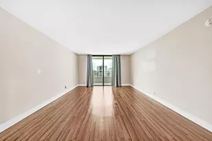 600 Three Islands Boulevard, Hallandale Beach, FL 33009 - Photo 9