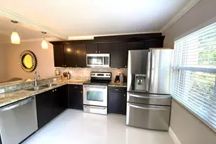 40 Essex Ct, Royal Palm Beach, FL 33411 - Photo 3