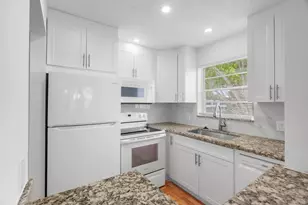 346 Windsor O, West Palm Beach, FL 33417 - Photo 9