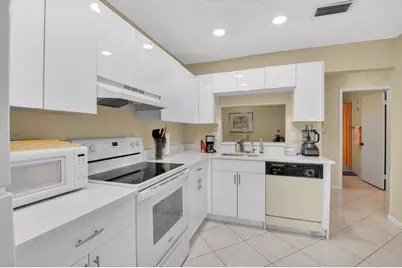 15235 Lakes Of Delray Boulevard #303, Delray Beach, FL 33484 - Photo 9