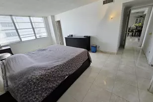 137 Golden Isles Dr, Hallandale Beach, FL 33009 - Photo 19