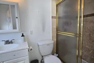 137 Golden Isles Dr, Hallandale Beach, FL 33009 - Photo 21