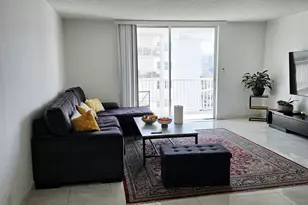 137 Golden Isles Dr, Hallandale Beach, FL 33009 - Photo 7