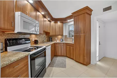 5851 Camino Del Sol #Apt 402, Boca Raton, FL 33433 - Photo 13