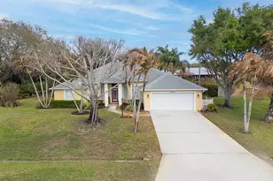 2017 SE Allamanda Dr, Port Saint Lucie, FL 34952 - Photo 1