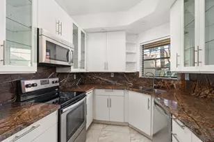 22545 Meridiana Dr, Boca Raton, FL 33433 - Photo 9