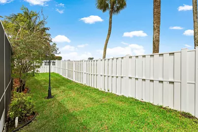 4797 NW 7th Place, Deerfield Beach, FL 33442 - Photo 31