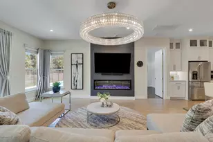 2475 NE Evinrude Cir, Jensen Beach, FL 34957 - Photo 23