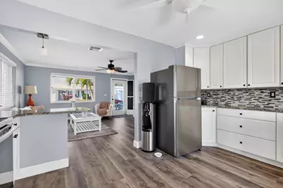 2010 SW 6th Avenue, Boynton Beach, FL 33426 - Photo 13