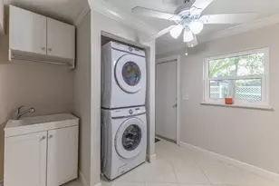 498 NE 47th St, Boca Raton, FL 33431 - Photo 25