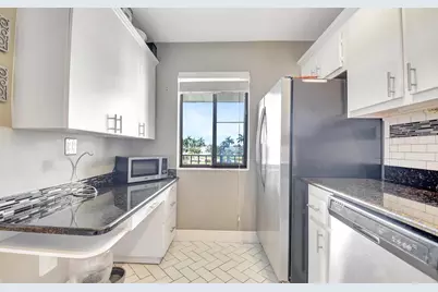 4070 Tivoli Court #307, Lake Worth, FL 33467 - Photo 7