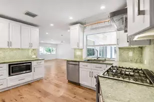 784 Dover St, Boca Raton, FL 33487 - Photo 9