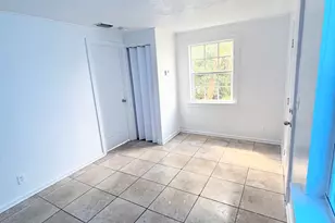 804 Ridgewood Dr, West Palm Beach, FL 33405 - Photo 3