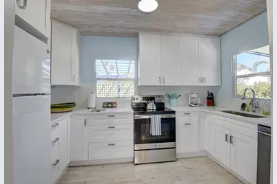 212 SW 1st Avenue, Delray Beach, FL 33444 - Photo 9