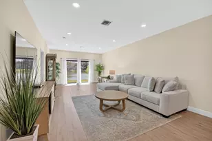 8350 Springlake Dr, Boca Raton, FL 33496 - Photo 3