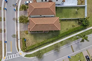 4021 Sycamore Cove, Riviera Beach, FL 33410 - Photo 7