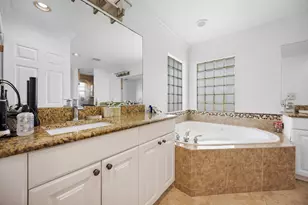 6934 Grapeview Blvd, The Acreage, FL 33470 - Photo 15