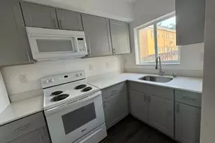 206 NW 84th St, Miami, FL 33150 - Photo 9