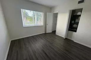 206 NW 84th St, Miami, FL 33150 - Photo 15