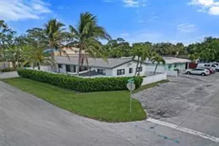 2500 NE 16th Ave, Wilton Manors, FL 33305 - Photo 1