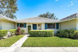 539 Club Dr, Palm Beach Gardens, FL 33418 - Photo 1