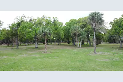 5555 23rd Street SW, Vero Beach, FL 32968 - Photo 1